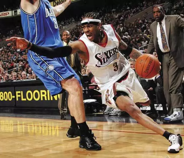 迪马：普利希奇因高烧未随队前往都灵，明日将决定是否出战（迪马：因高烧普利希奇未随队赴都灵，能否出战明日定夺）