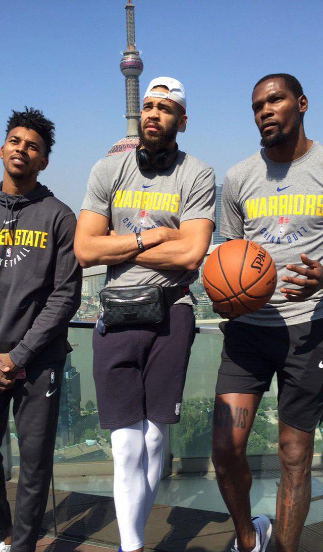 2280万买的恩里克砸手里？斯基拉：国米正找寻邓弗里斯的替补（花2280万买来难用？斯基拉：国米正物色邓弗里斯替身）