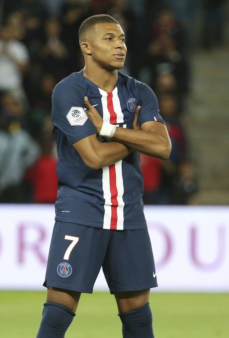 三场两零封仅丢1球，奥纳纳当选土媒评选的土超10月最佳球员（3战2零封仅失1球，奥纳纳当选土媒评出的土超10月最佳球员）