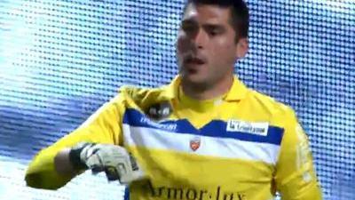 活塞主帅：七人得分上双是每场的目标，鼓励奥萨尔更多投中距离（活塞主帅：每场力争七人上双，盼奥萨尔多出手中投）