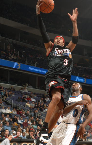 他是这队最稳的那个人（他是这支队伍最可靠的存在）