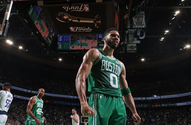 更凸显了我 更凸显了我